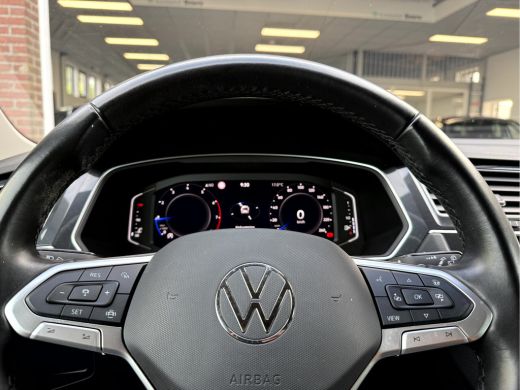 Volkswagen Tiguan 1.5 TSI Life Business Winterpakket, Trekhaak, Camera ActivLease financial lease