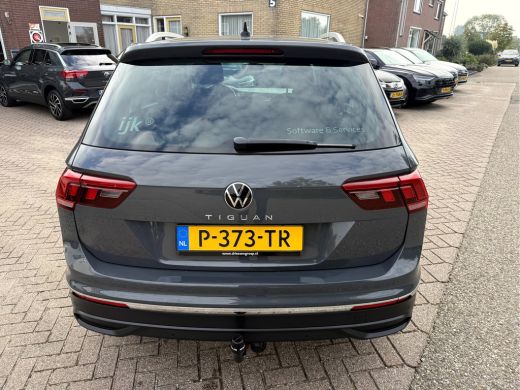Volkswagen Tiguan 1.5 TSI Life Business Winterpakket, Trekhaak, Camera ActivLease financial lease
