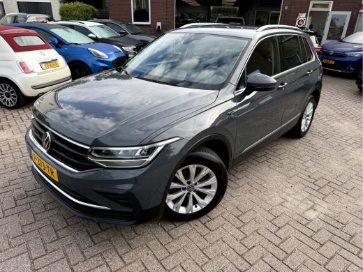 Volkswagen Tiguan 1.5 TSI Life Business Winterpakket, Trekhaak, Camera ActivLease financial lease