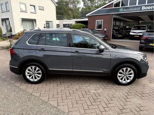 Volkswagen Tiguan 1.5 TSI Life Business Winterpakket, Trekhaak, Camera ActivLease financial lease