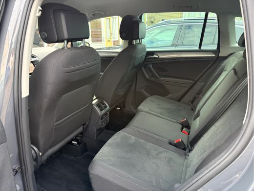 Volkswagen Tiguan 1.5 TSI Life Business Winterpakket, Trekhaak, Camera ActivLease financial lease
