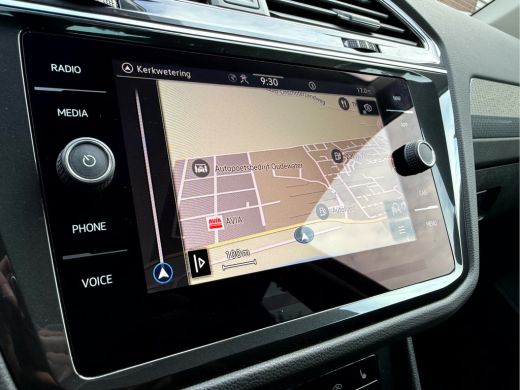 Volkswagen Tiguan 1.5 TSI Life Business Winterpakket, Trekhaak, Camera ActivLease financial lease
