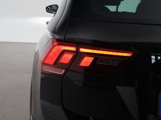 Volkswagen Tiguan 1.5 TSI R-LINE + VIRTUAL COCKPIT | ADAPTIVE CRUISE | 19 INCH ActivLease financial lease