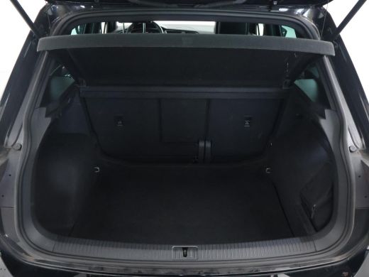 Volkswagen Tiguan 1.5 TSI R-LINE + VIRTUAL COCKPIT | ADAPTIVE CRUISE | 19 INCH ActivLease financial lease