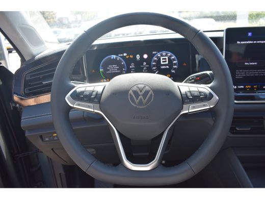 Volkswagen Tiguan Life Edition - eHybrid | 'App-Connect' draadloze smartphone integratie | Achteruitrijcamera (Rear... ActivLease financial lease