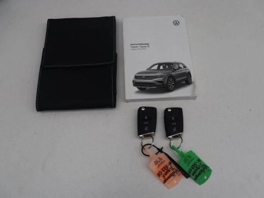 Volkswagen Tiguan | Panoramadak | Adaptive cruise | Stuur/stoel verwarming | Stoelmassage | Camera | Park assist | ... ActivLease financial lease