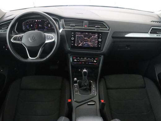 Volkswagen Tiguan | Panoramadak | Adaptive cruise | Stuur/stoel verwarming | Stoelmassage | Camera | Park assist | ... ActivLease financial lease