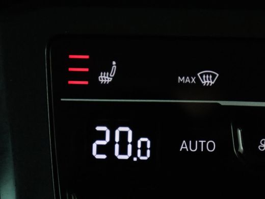 Volkswagen Tiguan | Panoramadak | Adaptive cruise | Stuur/stoel verwarming | Stoelmassage | Camera | Park assist | ... ActivLease financial lease