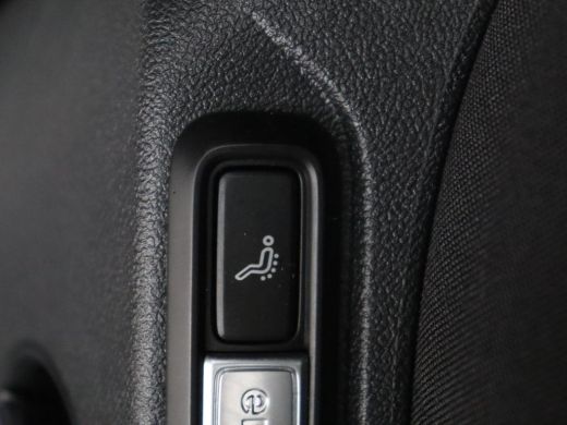 Volkswagen Tiguan | Panoramadak | Adaptive cruise | Stuur/stoel verwarming | Stoelmassage | Camera | Park assist | ... ActivLease financial lease