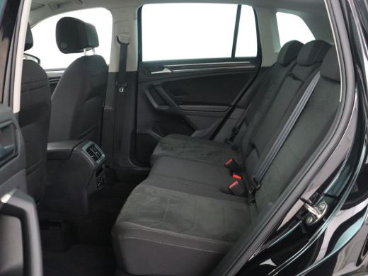Volkswagen Tiguan | Panoramadak | Adaptive cruise | Stuur/stoel verwarming | Stoelmassage | Camera | Park assist | ... ActivLease financial lease