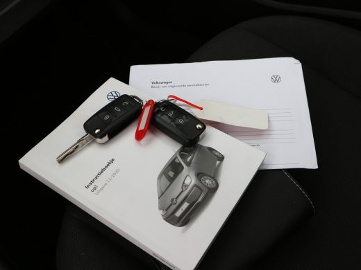 Volkswagen up! 1.0 EXECUTIVE CLIMA CAMERA CRUISE CONTROL NL AUTO ActivLease financial lease