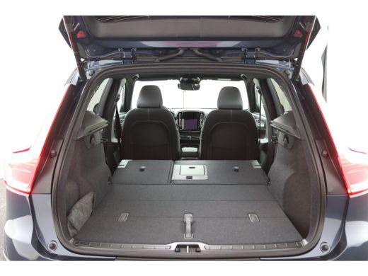 Volvo  EX40 Single Extended Ultra Black Edition Europa 82 kWh | Snel Beschikbaar | Panoramadak | Harman/Kardo... ActivLease financial lease