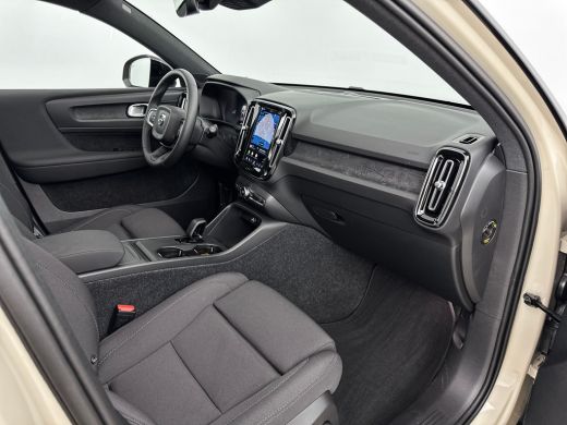 Volvo  EX40 Single Motor Extended Range 82kWh Plus | 19" | Panoramadak| Harman Kardon | 360 Camera | Getint G... ActivLease financial lease