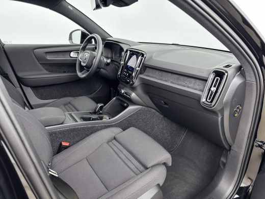 Volvo  EX40 Single Motor Extended Range Plus Black Ed. 82 kWh | 20" | Panoramadak | 360 Camera | Harman Kardo... ActivLease financial lease