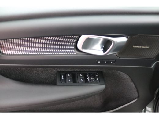 Volvo  EX40 Single Motor Extended Range Ultra Europa 82 kWh | Snel Beschikbaar | Panoramadak | 360&deg; Camera | ... ActivLease financial lease