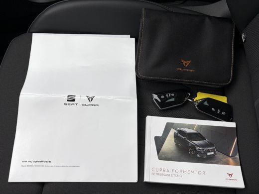 CUPRA Formentor 1.4 e-Hybrid Performance / PHEV / 19" Velgen / 3 fasen Laden / Camera / Apple Carplay / Android A... ActivLease financial lease
