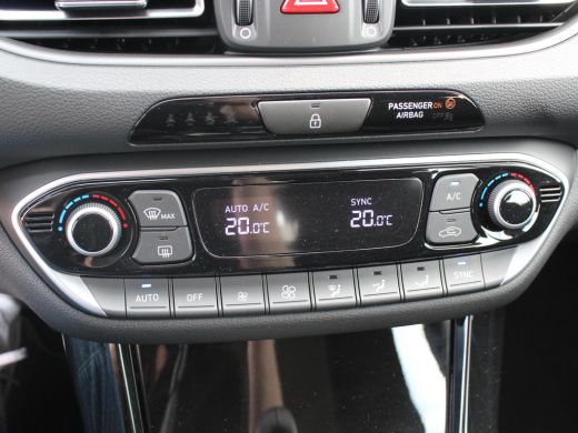 Hyundai i30 1.0 T-GDi MHEV Comfort / Navigatie + Android Auto/Apple Carplay / DAB / Climate Control / Cruise ... ActivLease financial lease