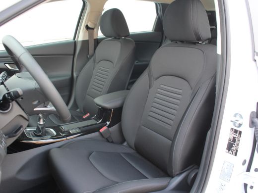 Hyundai i30 1.0 T-GDi MHEV Comfort / Navigatie + Android Auto/Apple Carplay / DAB / Climate Control / Cruise ... ActivLease financial lease