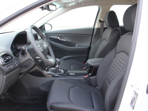 Hyundai i30 1.0 T-GDi MHEV Comfort / Navigatie + Android Auto/Apple Carplay / DAB / Climate Control / Cruise ... ActivLease financial lease