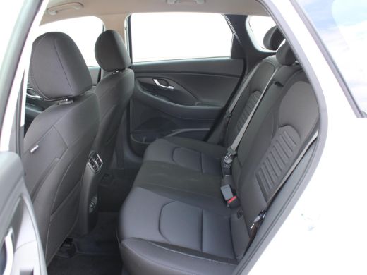 Hyundai i30 1.0 T-GDi MHEV Comfort / Navigatie + Android Auto/Apple Carplay / DAB / Climate Control / Cruise ... ActivLease financial lease