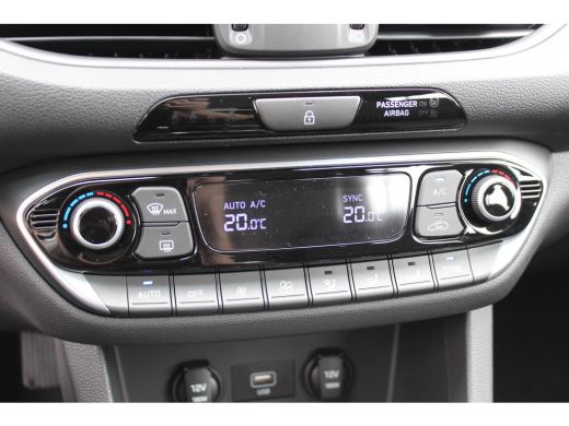 Hyundai i30 1.0 T-GDi MHEV Comfort Smart / Navigatie + Apple Carplay/Android Auto / Climate Control / Achteru... ActivLease financial lease