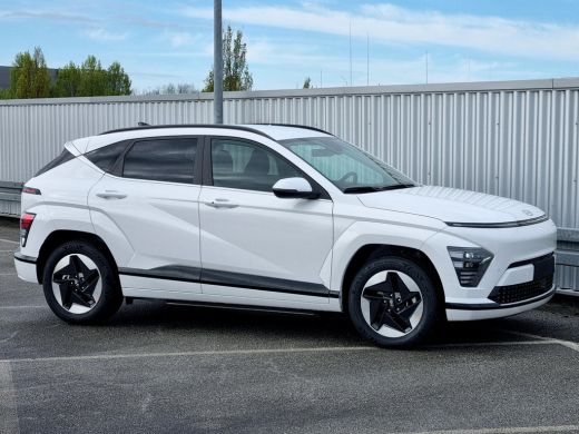 Hyundai Kona Comfort Smart 65.4 kWh WVB / Navigatie / Blind-Spot Collision-Avoidance Assist / Adaptieve Cruise... ActivLease financial lease
