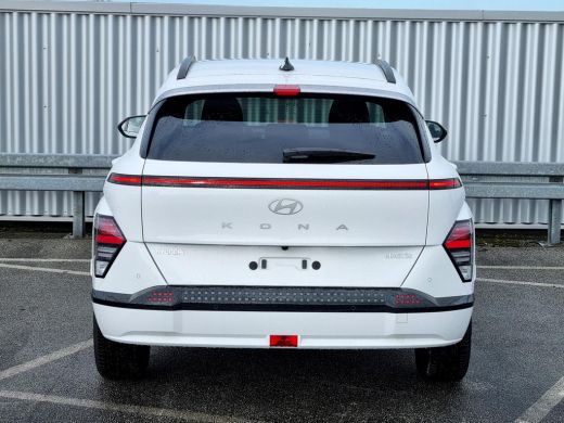 Hyundai Kona Comfort Smart 65.4 kWh WVB / Navigatie / Blind-Spot Collision-Avoidance Assist / Adaptieve Cruise... ActivLease financial lease