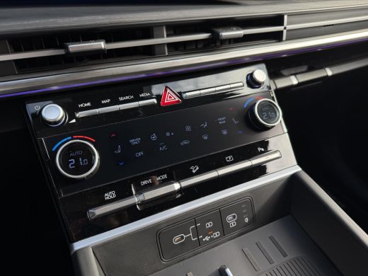 Hyundai Santa Fe 1.6 T-GDI HEV Premium 7p / Nieuw op Voorraad / Ledere Bekleding / 7 Persoons / Vol Uitgerust met ... ActivLease financial lease