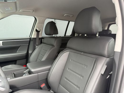 Hyundai Santa Fe 1.6 T-GDI HEV Premium 7p / Nieuw op Voorraad / Ledere Bekleding / 7 Persoons / Vol Uitgerust met ... ActivLease financial lease