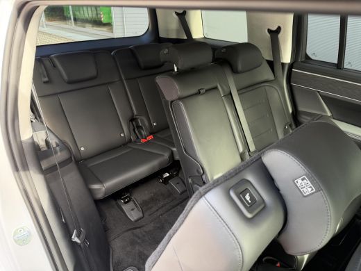 Hyundai Santa Fe 1.6 T-GDI HEV Premium 7p / Nieuw op Voorraad / Ledere Bekleding / 7 Persoons / Vol Uitgerust met ... ActivLease financial lease