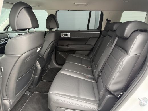 Hyundai Santa Fe 1.6 T-GDI HEV Premium 7p / Nieuw op Voorraad / Ledere Bekleding / 7 Persoons / Vol Uitgerust met ... ActivLease financial lease