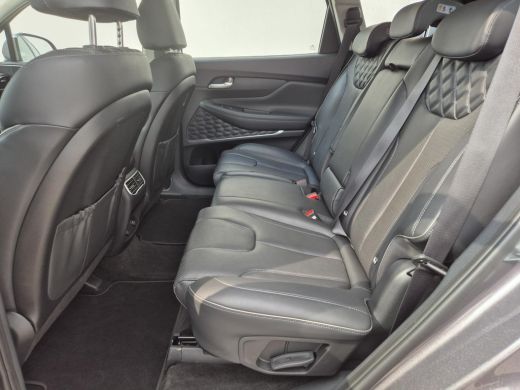 Hyundai Santa Fe 1.6 T-GDI PHEV Premium / AWD / Fabrieksgarantie tot 1/7/2027 / Dealer onderhouden  / EAER 58km / ... ActivLease financial lease