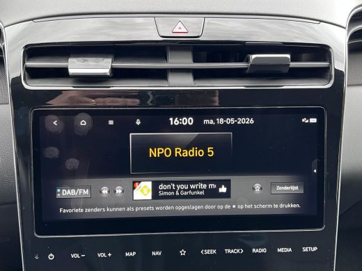 Hyundai Tucson 1.6 T-GDI PHEV Comfort Smart 4WD / Fabrieksgarantie tot 02-2027 / Afn. trekhaak 1.350 kg / Naviga... ActivLease financial lease