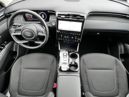 Hyundai Tucson 1.6 T-GDI PHEV Comfort Smart 4WD / Fabrieksgarantie tot 02-2027 / Afn. trekhaak 1.350 kg / Naviga... ActivLease financial lease