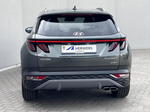 Hyundai Tucson 1.6 T-GDI PHEV Comfort Smart 4WD / Fabrieksgarantie tot 02-2027 / Afn. trekhaak 1.350 kg / Naviga... ActivLease financial lease