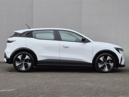 Renault Megane E-Tech E-Tech EV40 Boost Charge Equilibre / SOH 93,25% / All Season Banden / Navigatie via Apple Carplay... ActivLease financial lease