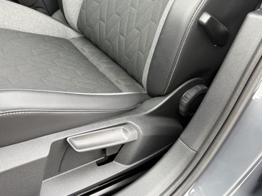 Volkswagen Golf Variant 1.5 TSI R-Line Edition / Airco / Stuur & Stoelverwarming / Adaptive cruise control / hill... ActivLease financial lease