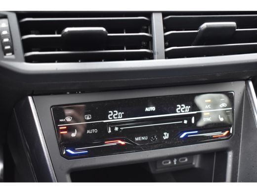 Volkswagen Polo 2.0 TSI 210PK DSG GTI-SPORT LED/CARPLAY/PDC ActivLease financial lease