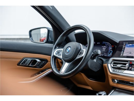 BMW 3 Serie M-Sport M-Sportstoel / HiFi / Camera / Maxton / 19inch ActivLease financial lease