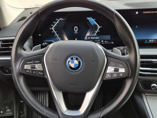 BMW 3 Serie Touring 330e / SOH 95% / Dealer onderhouden / 1.500 kg Elektr. trekhaak / EAER 60 km / Apple Carp... ActivLease financial lease