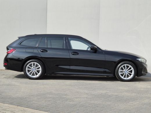 BMW 3 Serie Touring 330e / SOH 95% / Dealer onderhouden / 1.500 kg Elektr. trekhaak / EAER 60 km / Apple Carp... ActivLease financial lease