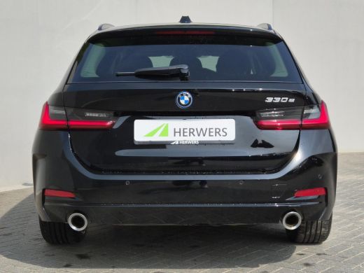 BMW 3 Serie Touring 330e / SOH 95% / Dealer onderhouden / 1.500 kg Elektr. trekhaak / EAER 60 km / Apple Carp... ActivLease financial lease