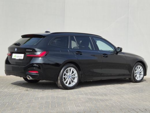 BMW 3 Serie Touring 330e / SOH 95% / Dealer onderhouden / 1.500 kg Elektr. trekhaak / EAER 60 km / Apple Carp... ActivLease financial lease