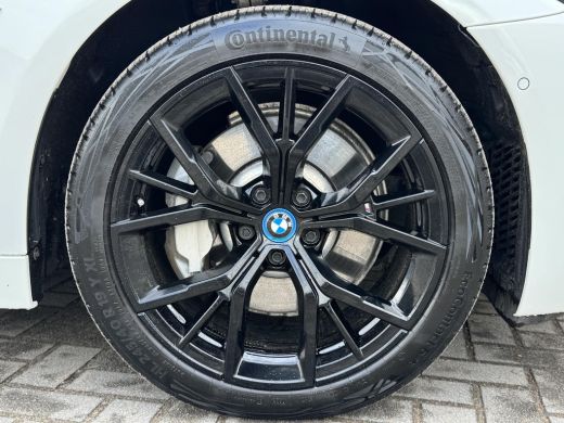 BMW 5 Serie Touring 530e High Executive INDIVIDUAL / Dealer Onderhouden / Harman Kardon / 1.700 kg Trekgewich... ActivLease financial lease