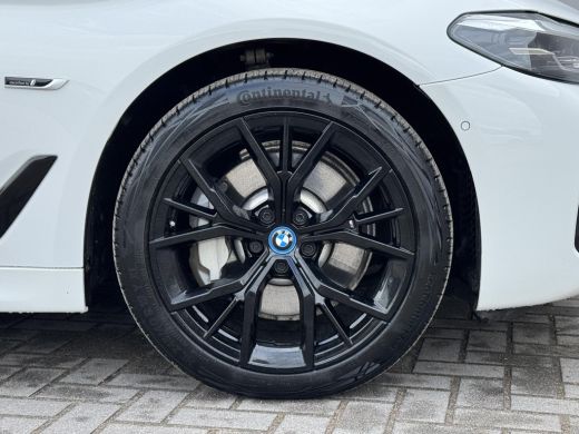 BMW 5 Serie Touring 530e High Executive INDIVIDUAL / Dealer Onderhouden / Harman Kardon / 1.700 kg Trekgewich... ActivLease financial lease