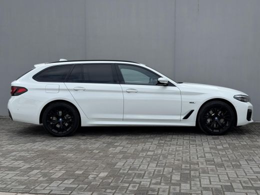 BMW 5 Serie Touring 530e High Executive INDIVIDUAL / Dealer Onderhouden / Harman Kardon / 1.700 kg Trekgewich... ActivLease financial lease
