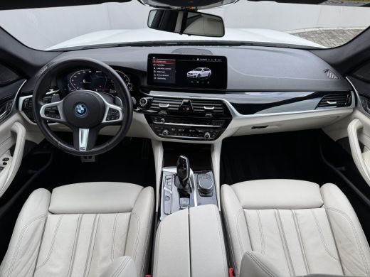 BMW 5 Serie Touring 530e High Executive INDIVIDUAL / Dealer Onderhouden / Harman Kardon / 1.700 kg Trekgewich... ActivLease financial lease