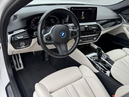 BMW 5 Serie Touring 530e High Executive INDIVIDUAL / Dealer Onderhouden / Harman Kardon / 1.700 kg Trekgewich... ActivLease financial lease