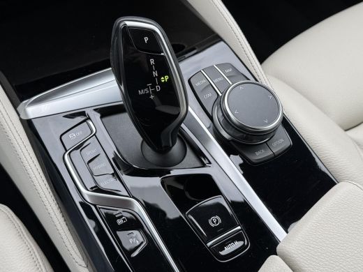 BMW 5 Serie Touring 530e High Executive INDIVIDUAL / Dealer Onderhouden / Harman Kardon / 1.700 kg Trekgewich... ActivLease financial lease