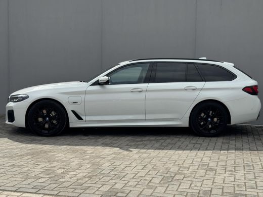 BMW 5 Serie Touring 530e High Executive INDIVIDUAL / Dealer Onderhouden / Harman Kardon / 1.700 kg Trekgewich... ActivLease financial lease